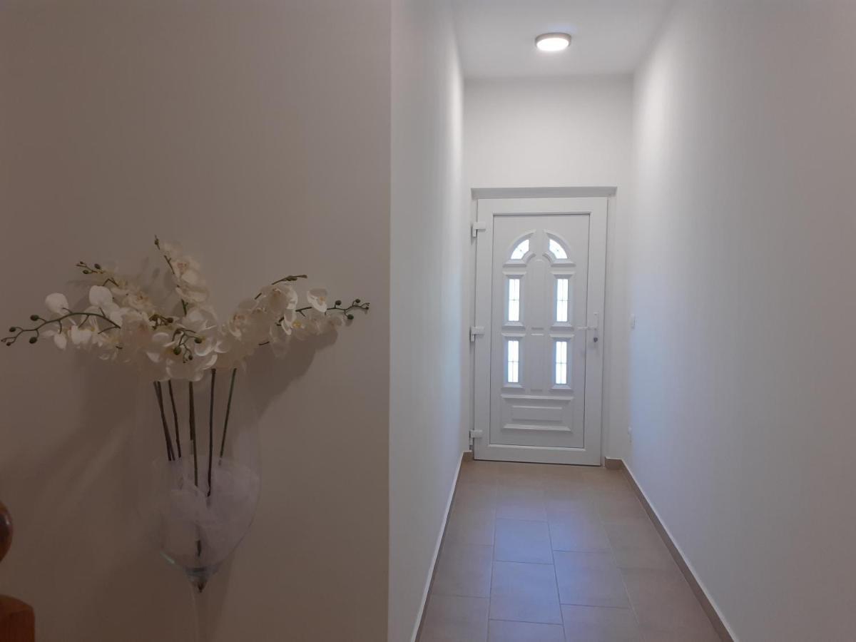 Omis Apartmani Mouse Экстерьер фото