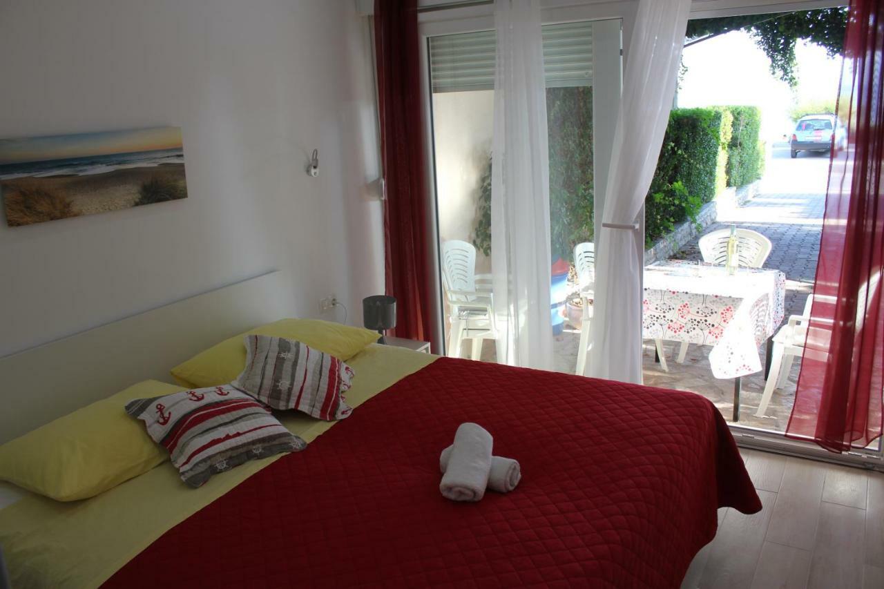 Omis Apartmani Mouse Экстерьер фото